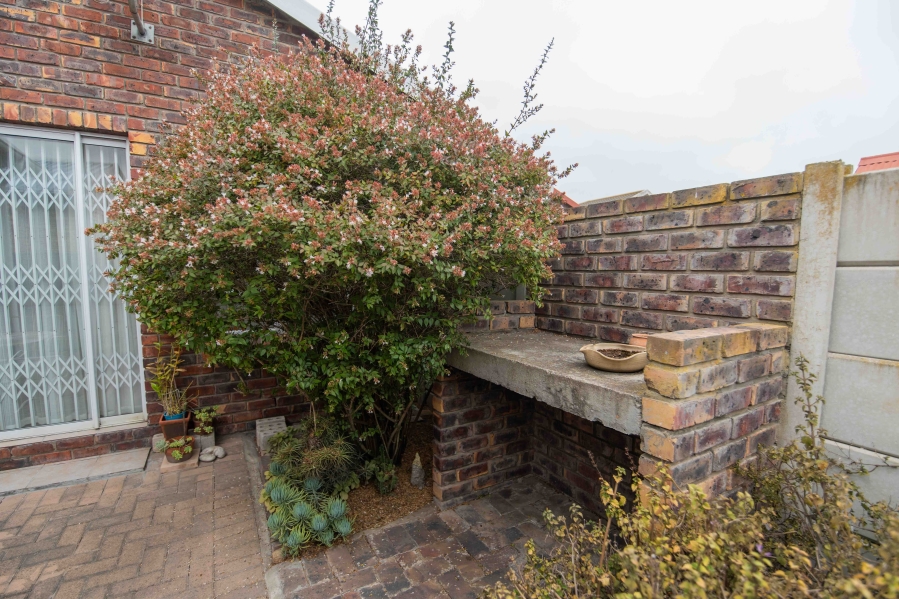 3 Bedroom Property for Sale in Parsonsvlei Eastern Cape